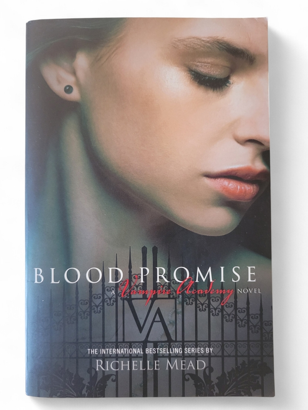 Blood Promise by Richelle Mead - Paperback - Picture 2 of 4